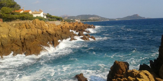 Embouchure de la mer en Côte d'Azur