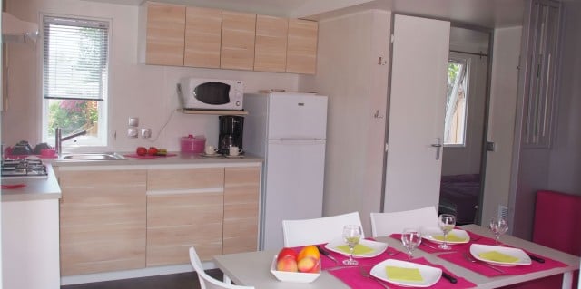 Espace cuisine mobil-home le Muy